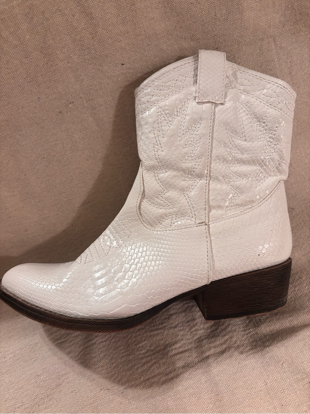 Coconuts by Matisse Pistol white faux snakeskin-embossed ankle cowboy boots - Picture 6 of 13